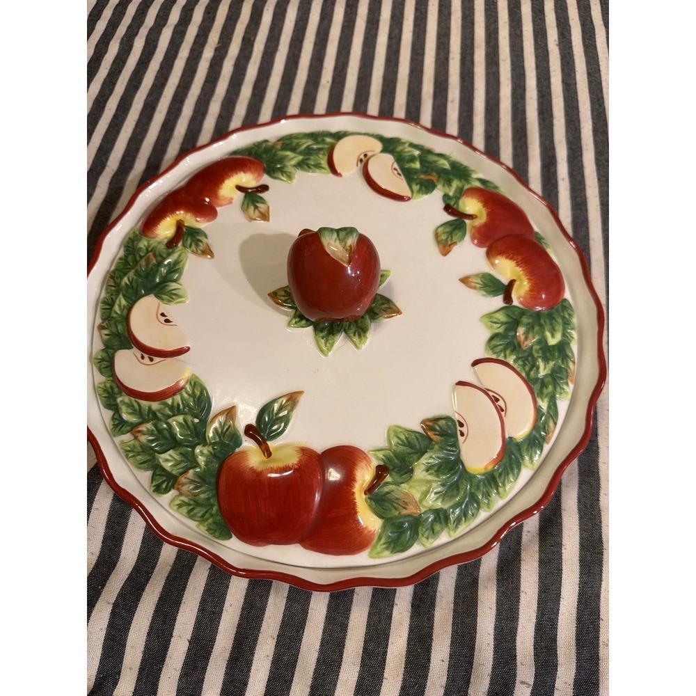 Style-Eyes by Baum Bros Apple Ceramic Covered Pie Dish Scalloped 11 Inch Round